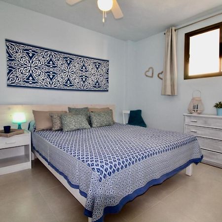 Agradable Apartamento Con Terraza En Formentera Es Pujols Exterior photo