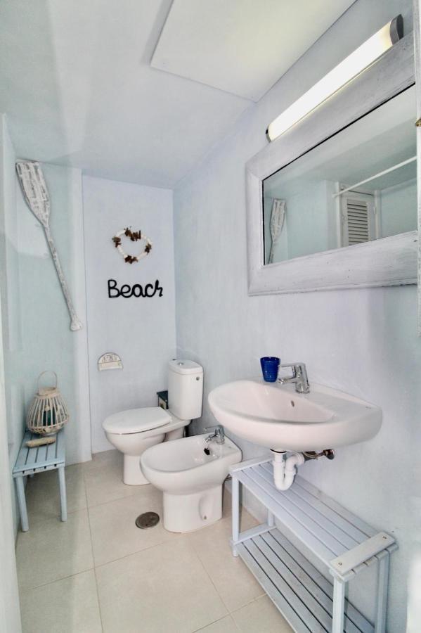 Agradable Apartamento Con Terraza En Formentera Es Pujols Exterior photo